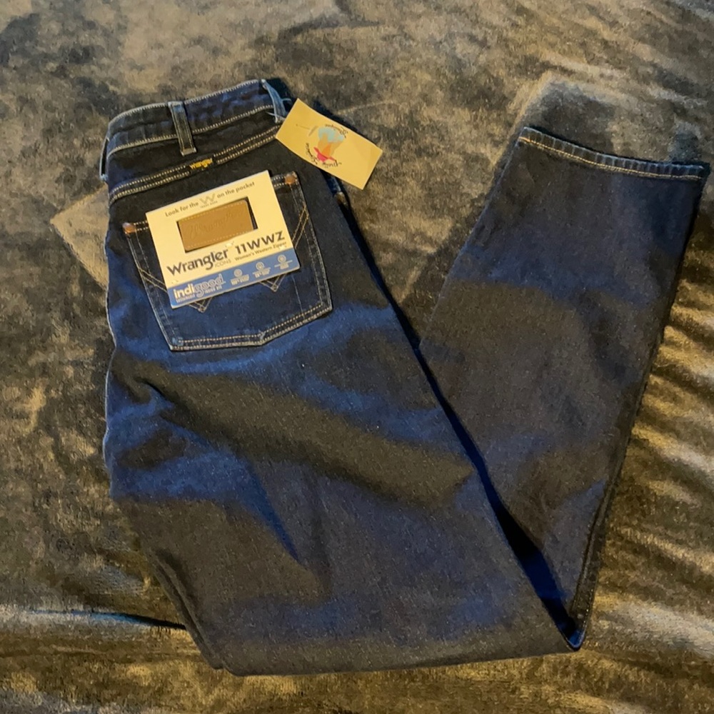 Ladies Wrangler jeans, never worn still with tags. Size 11 runs small